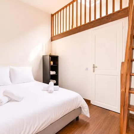Duplex Montmartre 6 Pers à Pied Parigi