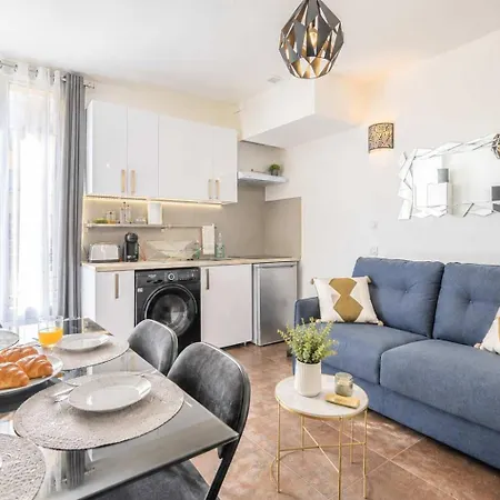 Duplex Montmartre 6 Pers à Pied *