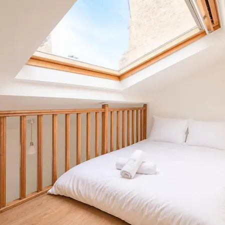 Duplex Montmartre 6 Pers à Pied